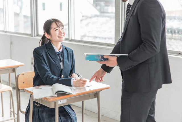 塾に通うべき？家庭学習・塾・家庭教師の違いを考えよう