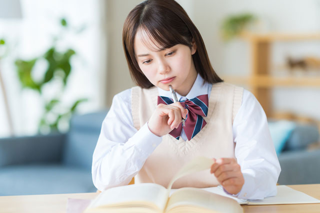 夏休みの宿題で悩む自由研究と読書感想文