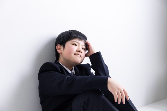 勉強を始めようとして止まってしまう場面